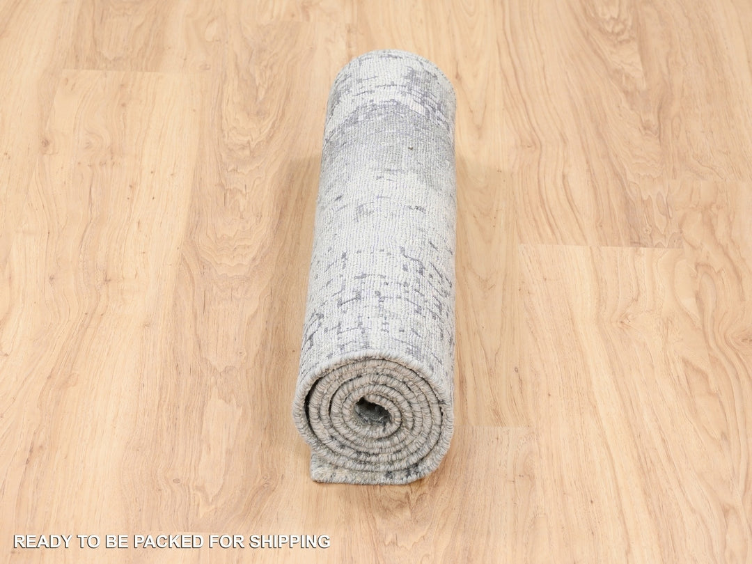 2'7" x 5'10" New Hand Knotted Grey Wool & Silk Runner Oriental Rug - MOA10262691
