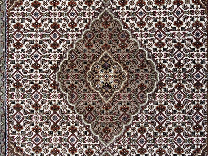 4'1" x 6'2" New Hand Knotted Ivory Wool & Silk Rectangle Oriental Rug - MOA10263344