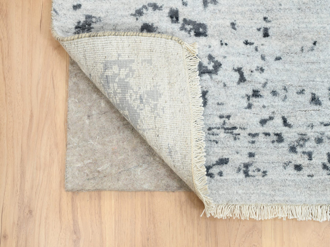 8'0" x 8'0" New Hand Knotted Grey Wool & Silk Square Oriental Rug - MOA10263455