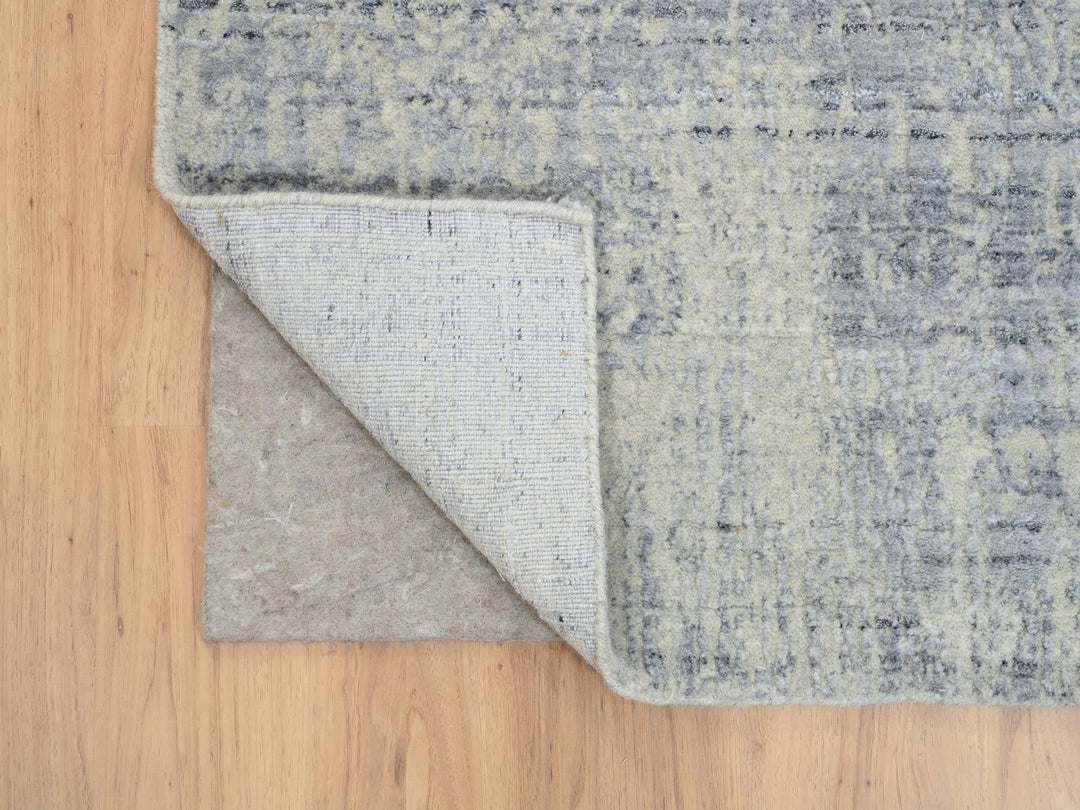 2'6" x 8'0" New Hand Loomed Grey Wool & Silk Runner Oriental Rug - MOA10263762