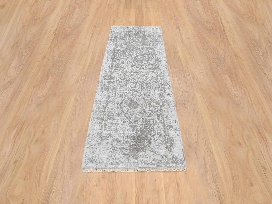 2'6" x 8'0" New Hand Knotted Grey Wool & Silk Runner Oriental Rug - MOA10264600