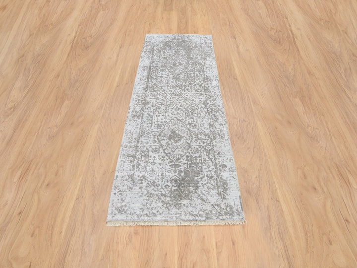 2'6" x 8'0" New Hand Knotted Grey Wool & Silk Runner Oriental Rug - MOA10264600