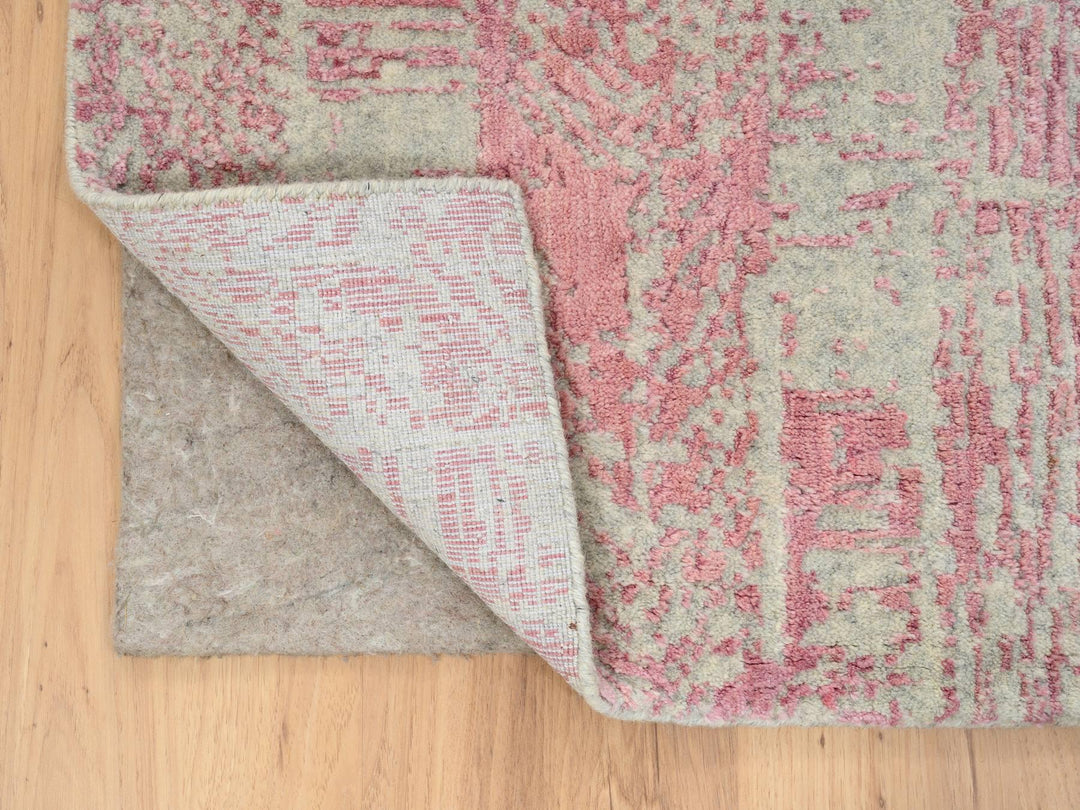 2'6" x 10'0" New Hand Loomed Pink Wool & Art Silk Runner Oriental Rug - MOA10264814