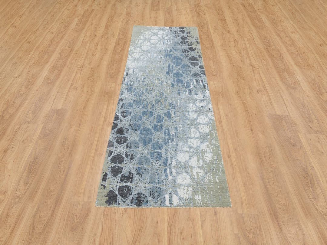 2'6" x 8'3" New Hand Knotted Grey Wool & Silk Runner Oriental Rug - MOA10265027