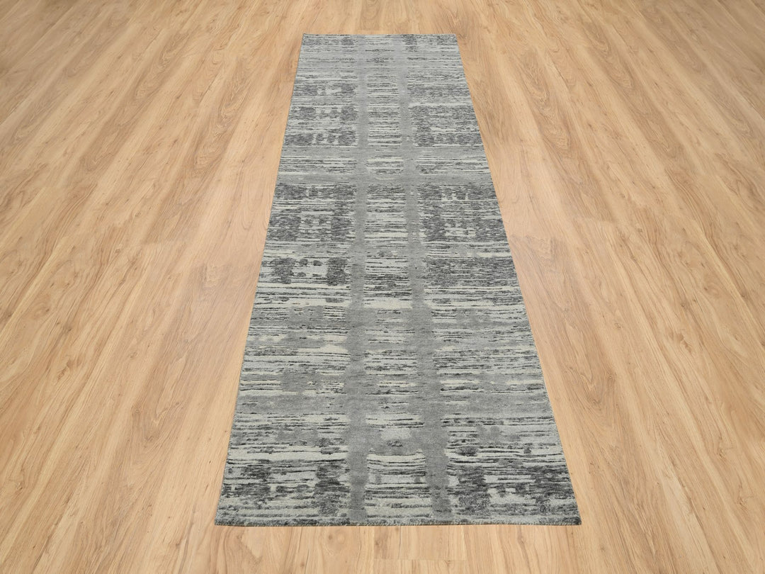 2'6" x 10'0" New Hand Knotted Grey Wool Runner Oriental Rug - MOA10265166