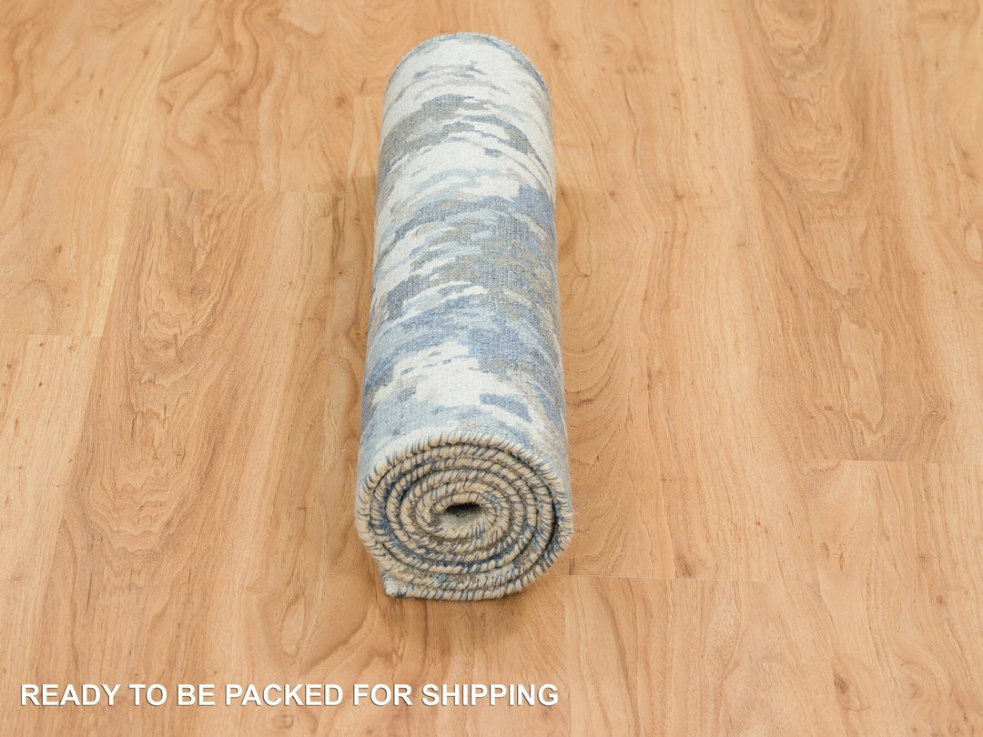 2'6" x 5'9" New Hand Knotted Grey Wool & Silk Runner Oriental Rug - MOA10265203