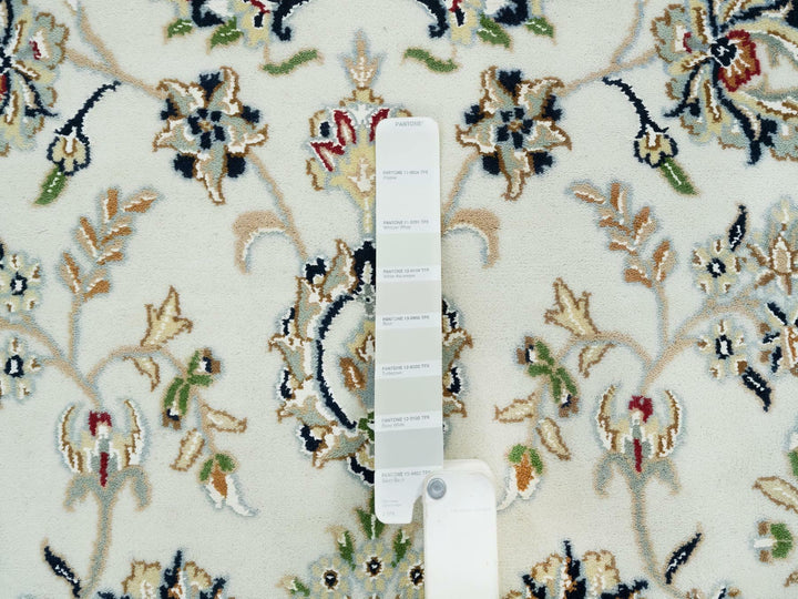 7'10" x 7'10" New Hand Knotted Ivory Wool Round Oriental Rug - MOA10265298