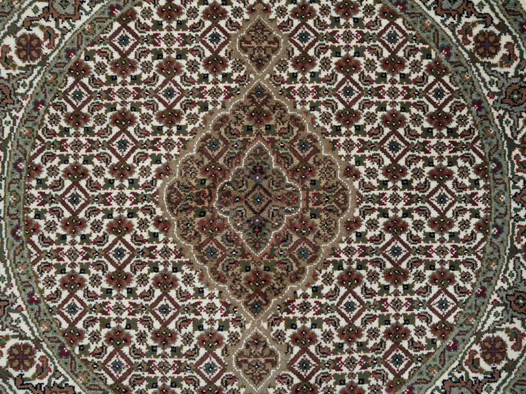 3'4" x 3'4" New Hand Knotted Ivory Wool Round Oriental Rug - MOA10265787