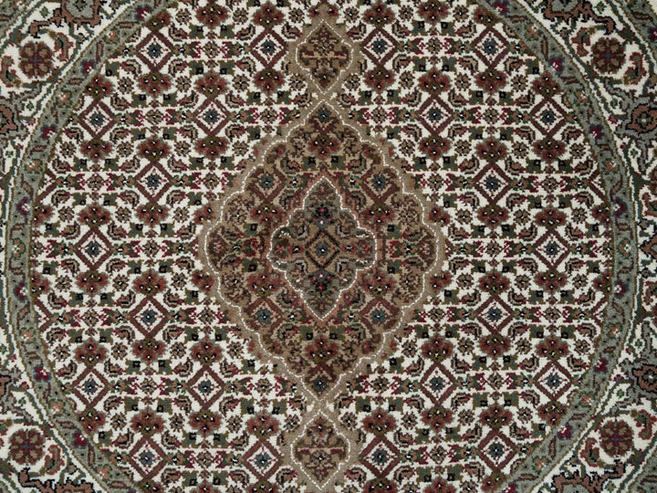 3'4" x 3'4" New Hand Knotted Ivory Wool Round Oriental Rug - MOA10265787
