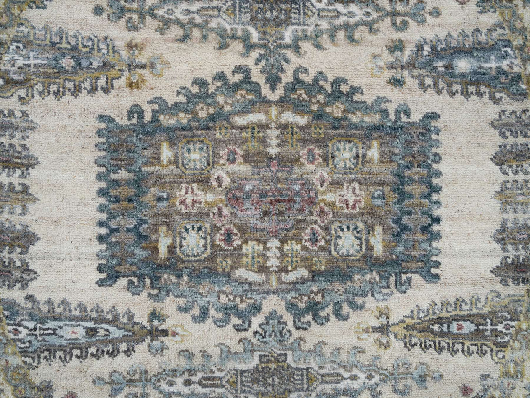 4'11" x 4'11" New Hand Knotted Ivory Wool Round Oriental Rug - MOA10265825