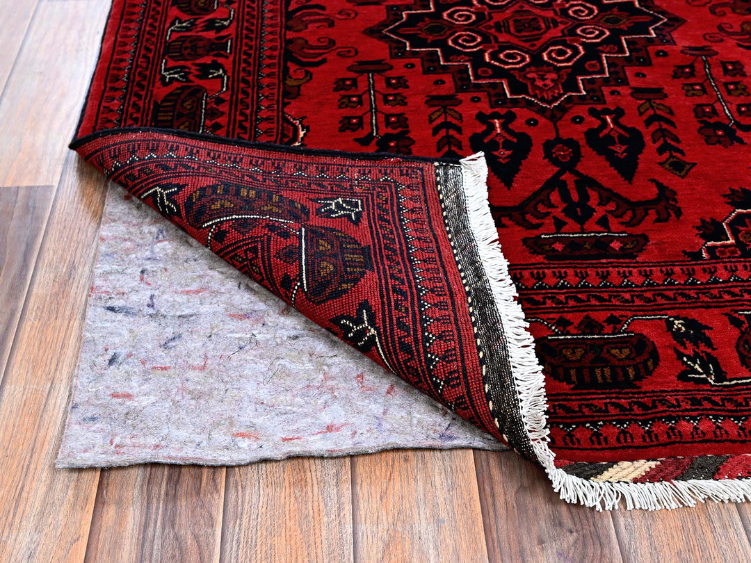 5'3" x 6'11" New Hand Knotted Red Wool Rectangle Oriental Rug - MOA102659