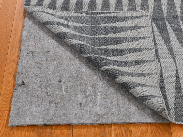 4'0" x 5'10" New Hand Woven Grey Wool Rectangle Oriental Rug - MOA10266079