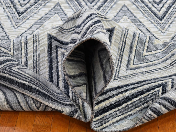 9'0" x 9'0" New Hand Knotted Grey Wool & Silk Round Oriental Rug - MOA10266695