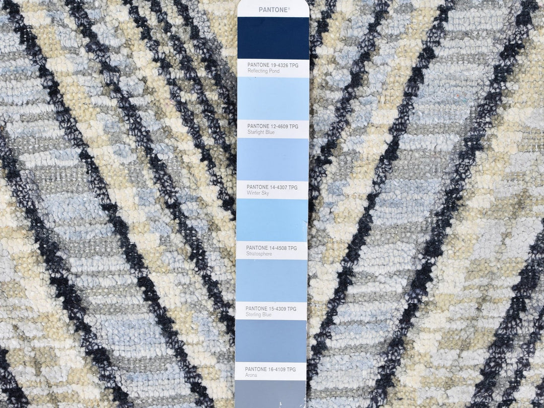 9'0" x 9'0" New Hand Knotted Grey Wool & Silk Round Oriental Rug - MOA10266695