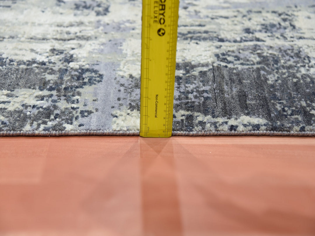 2'6" x 8'3" New Hand Knotted Grey Wool & Silk Runner Oriental Rug - MOA10275079