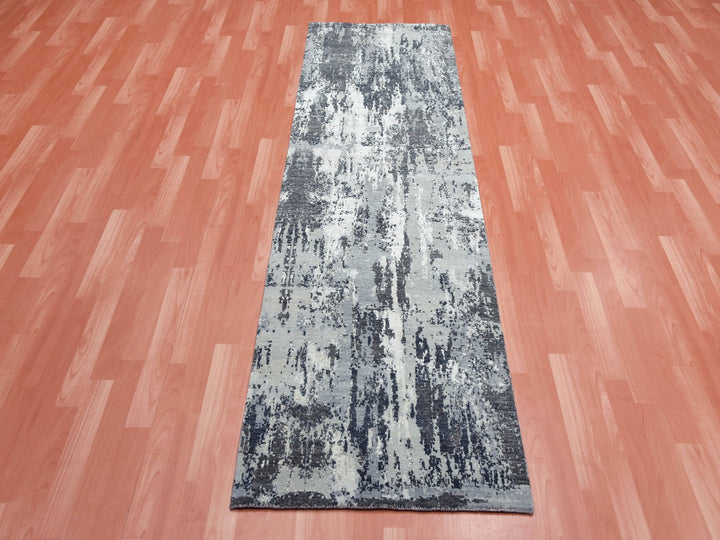 2'6" x 8'3" New Hand Knotted Grey Wool & Silk Runner Oriental Rug - MOA10275080