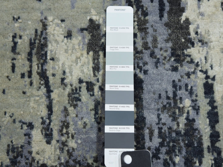 2'6" x 8'3" New Hand Knotted Grey Wool & Silk Runner Oriental Rug - MOA10275080