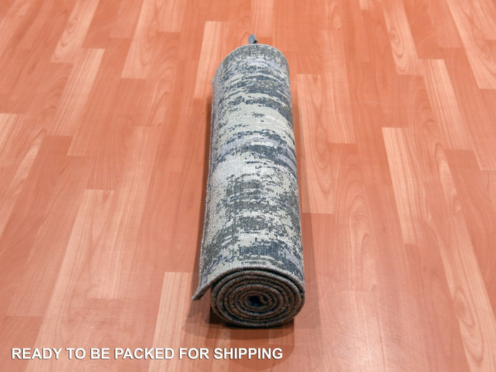 2'6" x 8'3" New Hand Knotted Grey Wool & Silk Runner Oriental Rug - MOA10275080