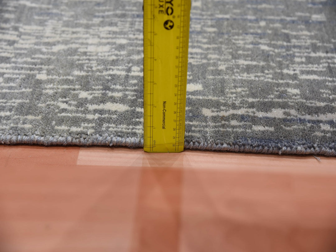 2'6" x 8'0" New Hand Knotted Grey Wool Runner Oriental Rug - MOA10275157