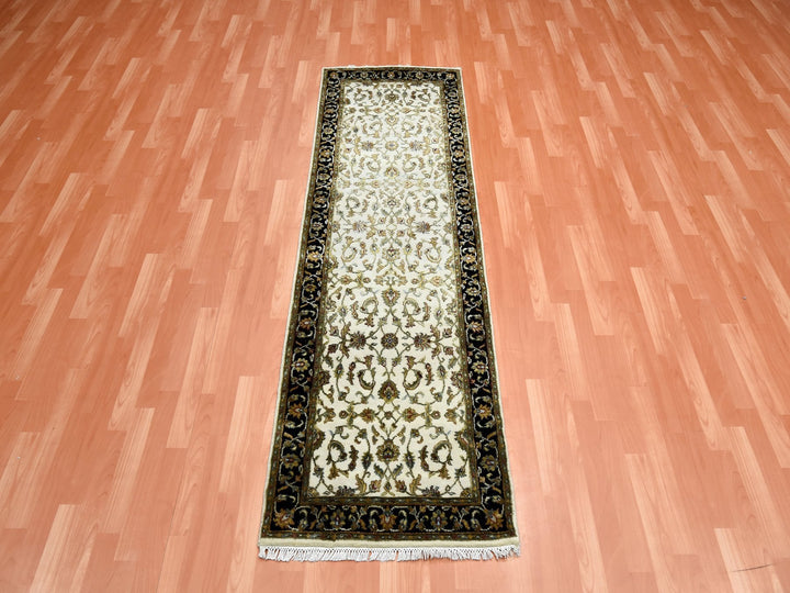 2'6" x 8'2" New Hand Knotted Ivory Wool & Silk Runner Oriental Rug - MOA10275278