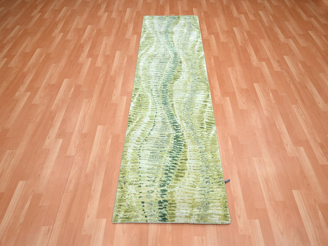 2'6" x 8'2" New Hand Knotted Green Silk Runner Oriental Rug - MOA10275547