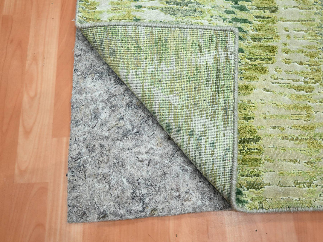 2'6" x 8'2" New Hand Knotted Green Silk Runner Oriental Rug - MOA10275547