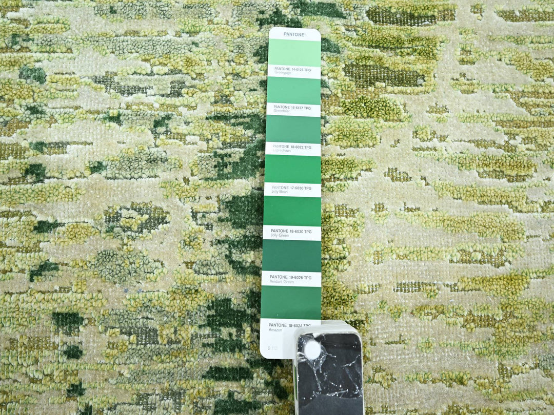 2'6" x 8'2" New Hand Knotted Green Silk Runner Oriental Rug - MOA10275547