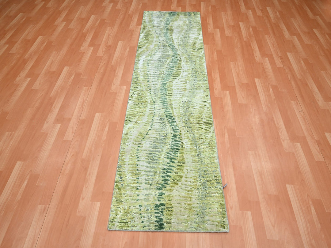2'5" x 8'3" New Hand Knotted Green Silk Runner Oriental Rug - MOA10275548