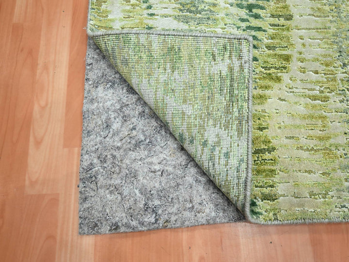 2'5" x 8'3" New Hand Knotted Green Silk Runner Oriental Rug - MOA10275548