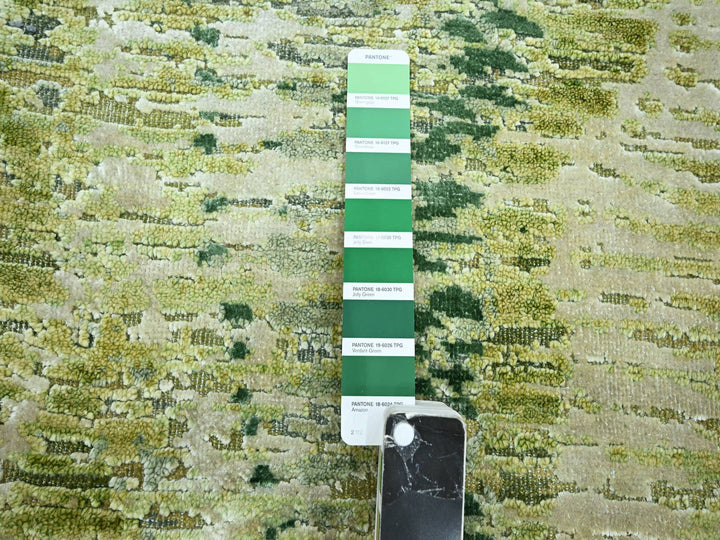 2'5" x 8'3" New Hand Knotted Green Silk Runner Oriental Rug - MOA10275548