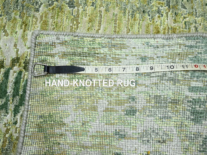 2'5" x 8'3" New Hand Knotted Green Silk Runner Oriental Rug - MOA10275548