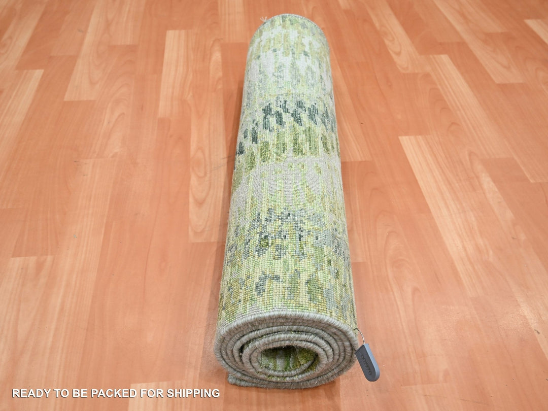 2'5" x 8'3" New Hand Knotted Green Silk Runner Oriental Rug - MOA10275548