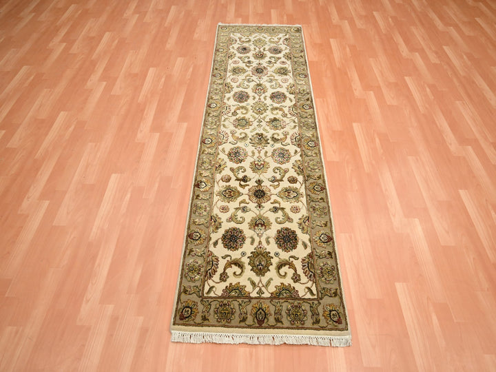 2'6" x 8'0" New Hand Knotted Ivory Wool & Silk Runner Oriental Rug - MOA10275621