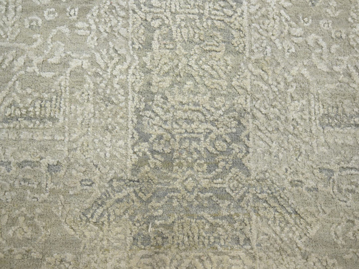 9'9" x 10'1" New Hand Knotted Ivory Wool & Silk Round Oriental Rug - MOA10275681