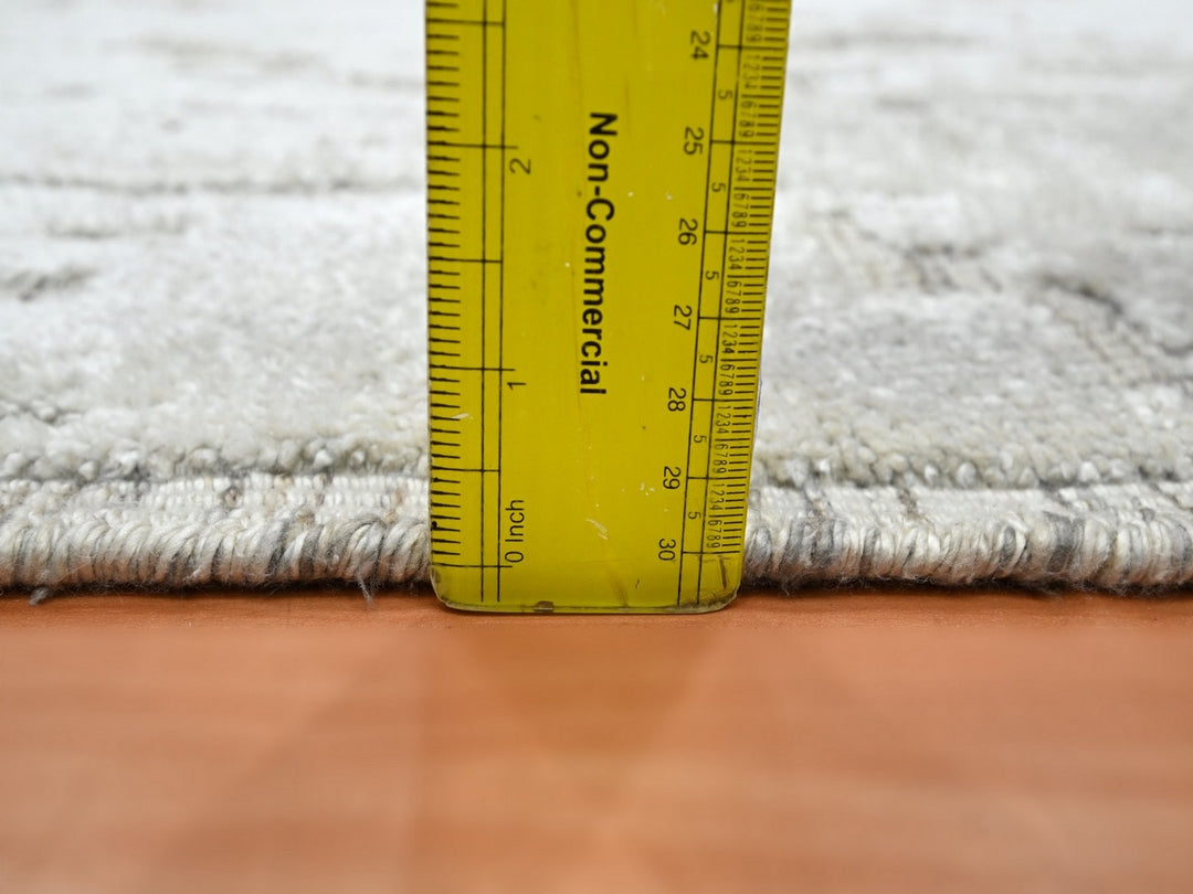 2'0" x 3'0" New Hand Knotted Ivory Silk Rectangle Oriental Rug - MOA10275877