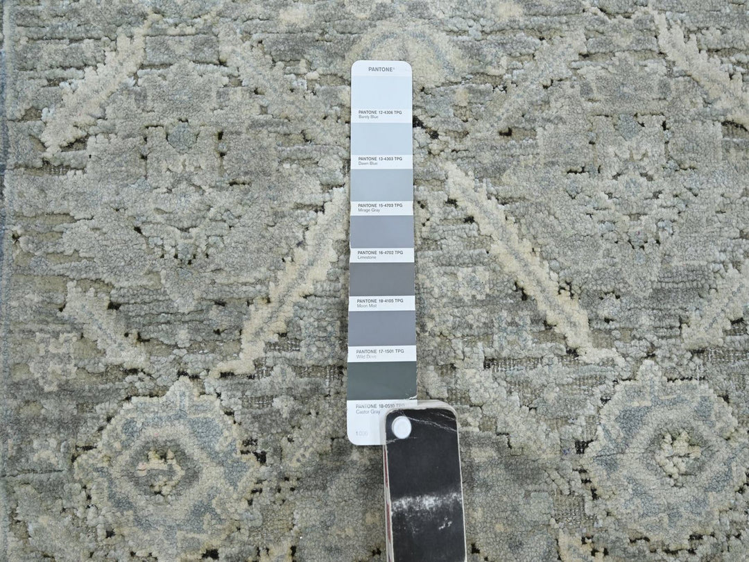 2'6" x 8'0" New Hand Knotted Grey Silk Runner Oriental Rug - MOA10275909