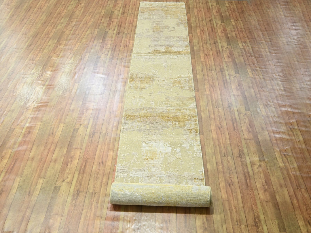 2'6" x 19'0" New Hand Knotted Ivory Wool & Silk Runner Oriental Rug - MOA10276352