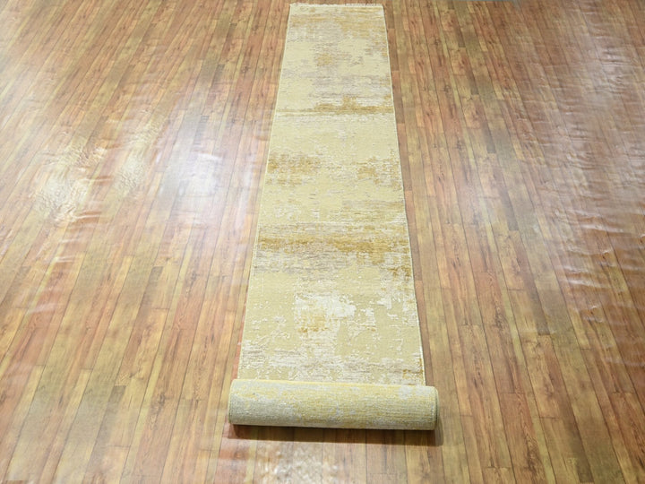 2'6" x 19'0" New Hand Knotted Ivory Wool & Silk Runner Oriental Rug - MOA10276352