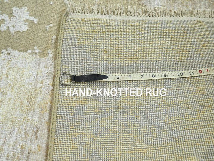 2'6" x 19'0" New Hand Knotted Ivory Wool & Silk Runner Oriental Rug - MOA10276352