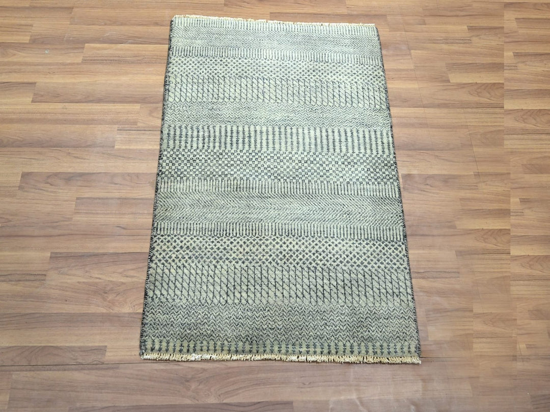 2'0" x 3'0" New Hand Knotted Grey Wool & Silk Rectangle Oriental Rug - MOA10276534