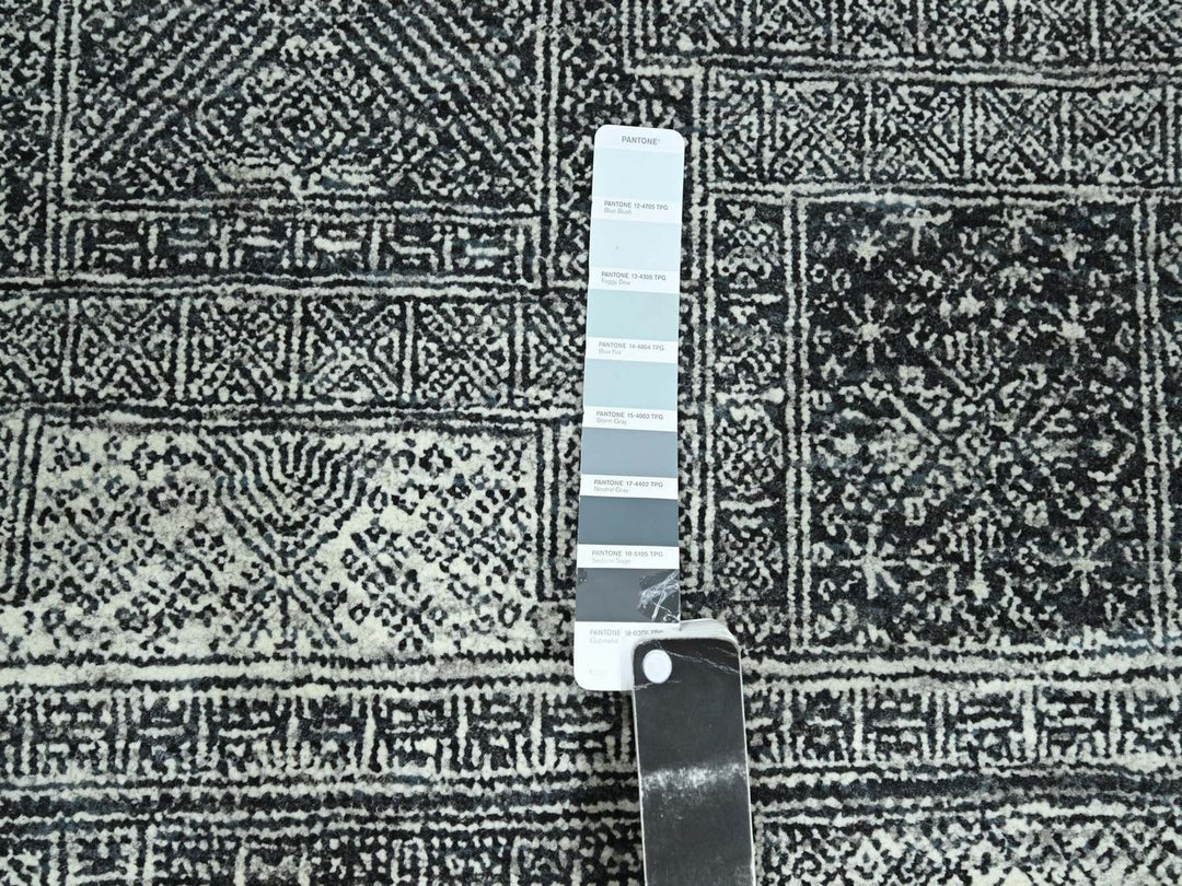 8'10" x 11'11" New Hand Knotted Grey Wool Rectangle Oriental Rug - MOA10276575