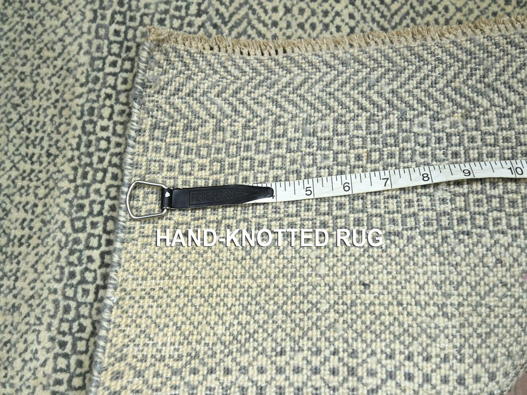 2'0" x 3'0" New Hand Knotted Beige Wool Rectangle Oriental Rug - MOA10276595