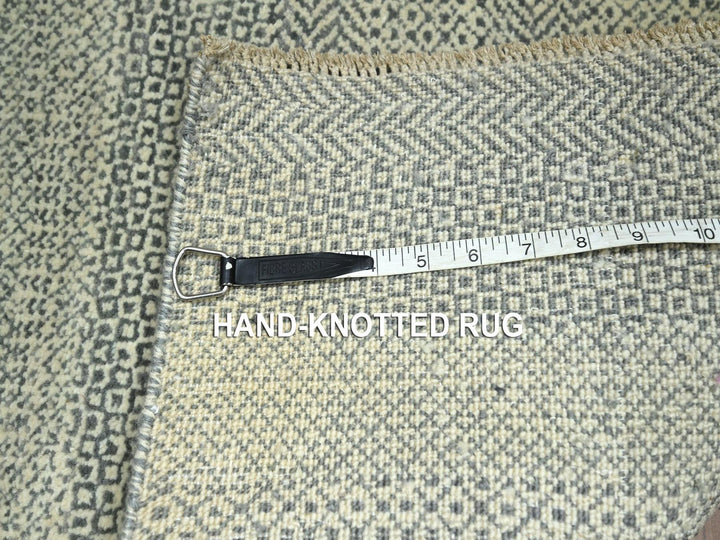2'0" x 3'0" New Hand Knotted Beige Wool Rectangle Oriental Rug - MOA10276595