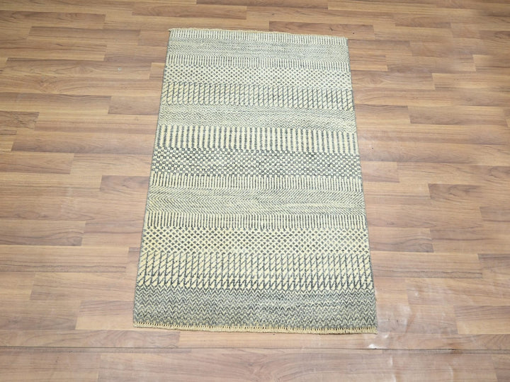 2'0" x 3'0" New Hand Knotted Grey Wool & Silk Rectangle Oriental Rug - MOA10276616