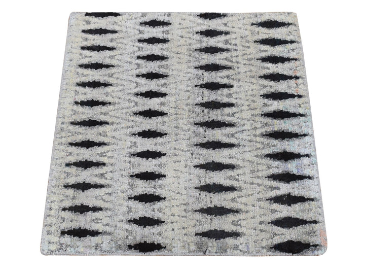 1'9" x 2'0" New Hand Knotted Grey Wool & Pure Silk Square Oriental Rug - MOA10278019