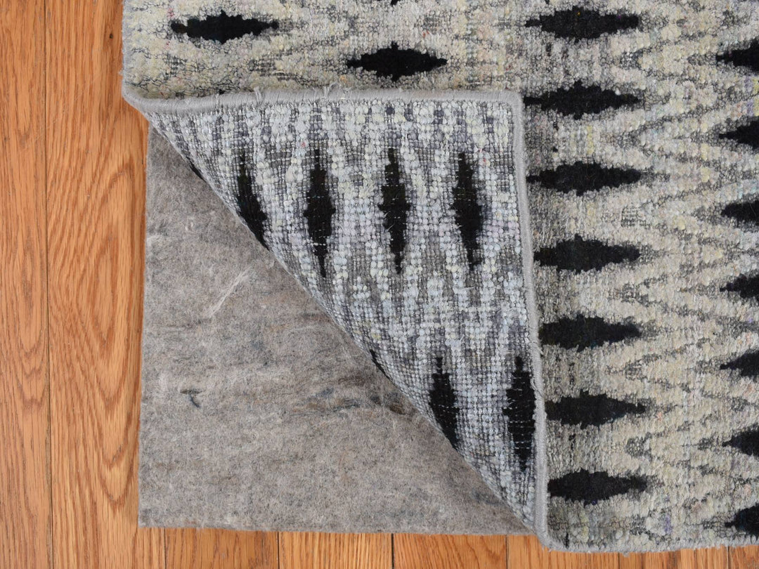 1'9" x 2'0" New Hand Knotted Grey Wool & Pure Silk Square Oriental Rug - MOA10278019
