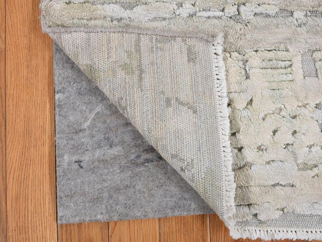2'0" x 2'0" New Hand Knotted Ivory Wool & Pure Silk Square Oriental Rug - MOA10278020