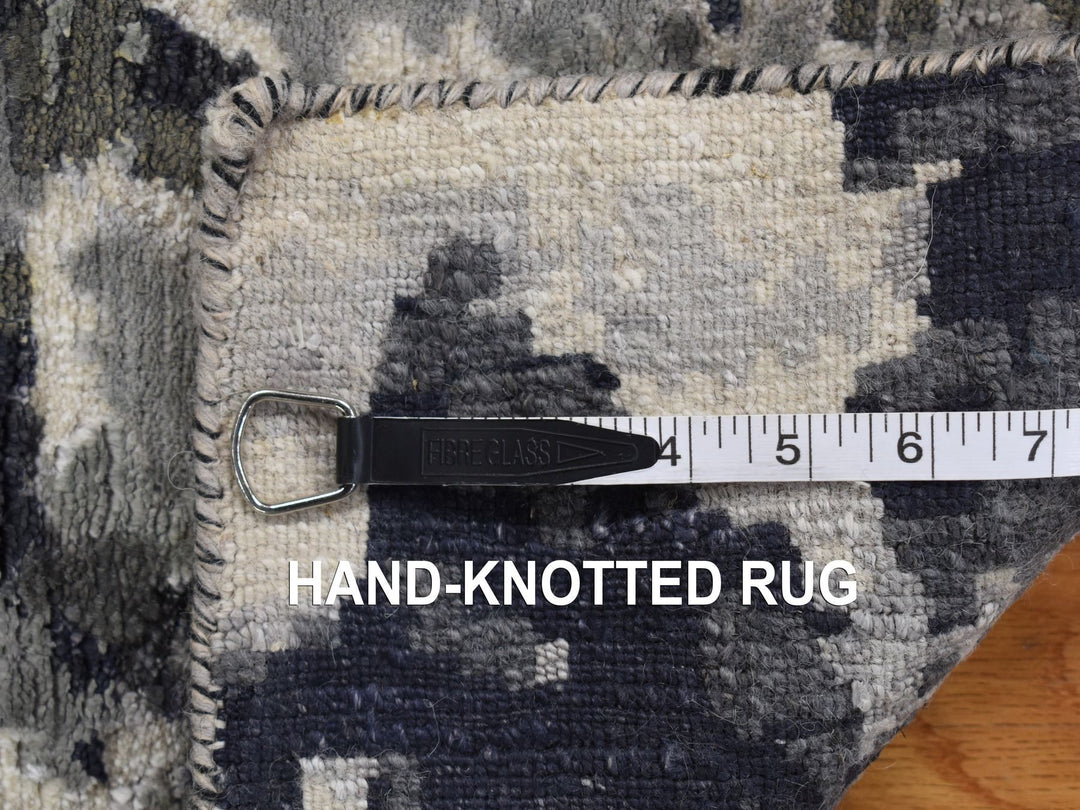 2'7" x 5'9" New Hand Knotted Grey Wool & Silk Rectangle Oriental Rug - MOA10278051