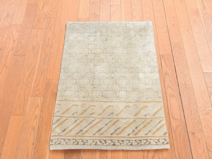 2'1" x 3'0" New Hand Knotted Ivory Silk Rectangle Oriental Rug - MOA10278647