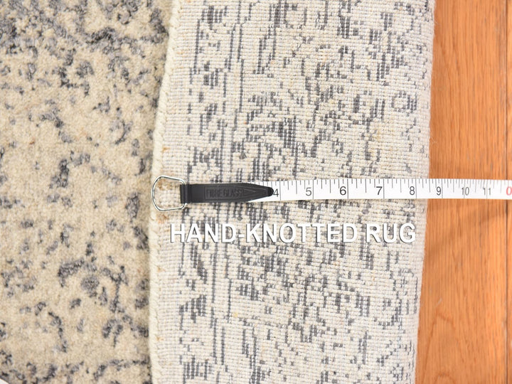 5'10" x 5'10" New Hand Loomed Grey Wool & Silk Round Oriental Rug - MOA10278704